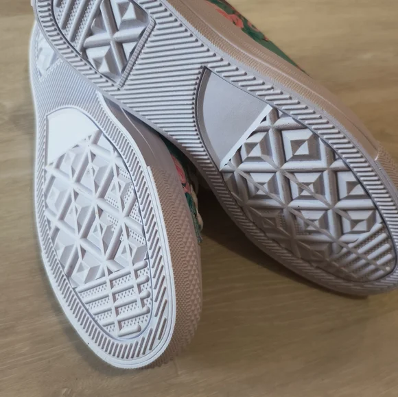 Flamingo Yes We Vibe Sneakers - Picture 4 of 6